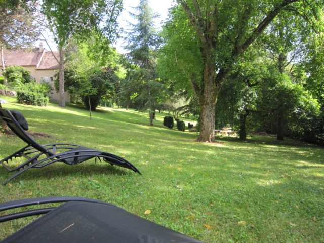 Terrasse couverte et parc à l’anglaise